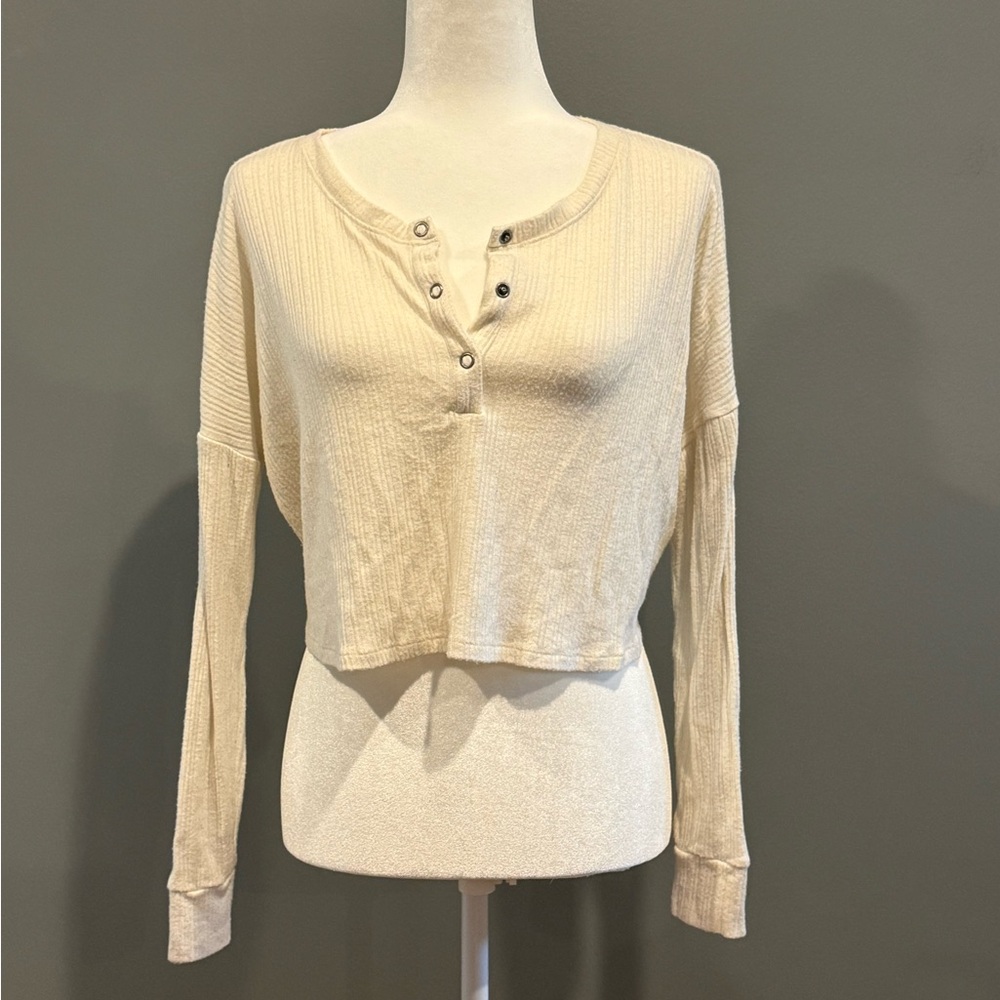 *GENTLY WORN* Hollister Women's Size S Cropped Henley